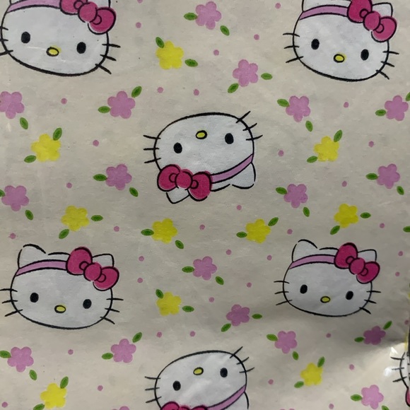 Sanrio Hello Kitty Spring Floral Set of 32 Guest Towels Napkins New In Package - Picture 2 of 9